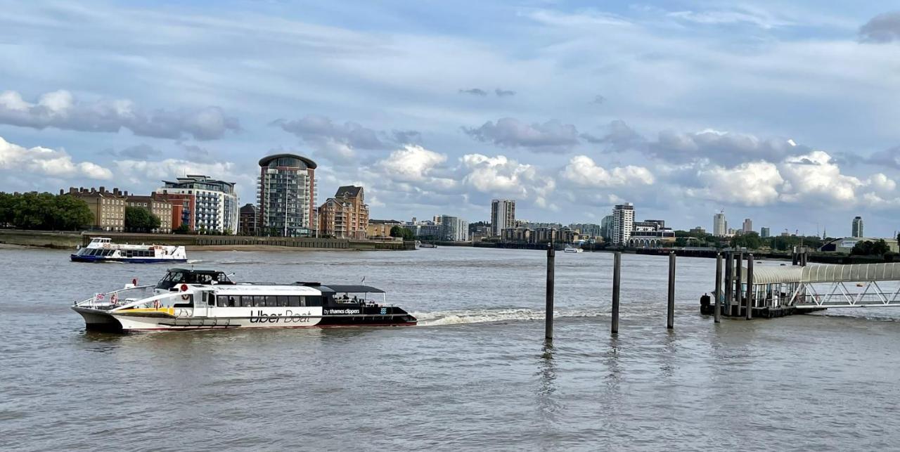 Stunning Massive Bedroom +Direct Thames River View ลอนดอน ภายนอก รูปภาพ