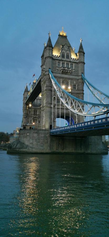 Stunning Massive Bedroom +Direct Thames River View ลอนดอน ภายนอก รูปภาพ